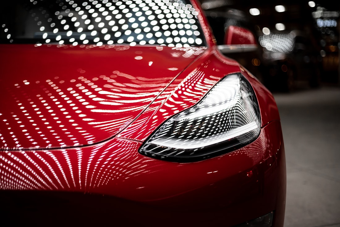 Frente de um carro vermelho